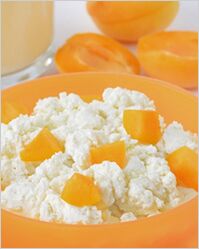 Τυρί cottage με φρούτα Πιάτο διατροφής για τους τεμπέλης
